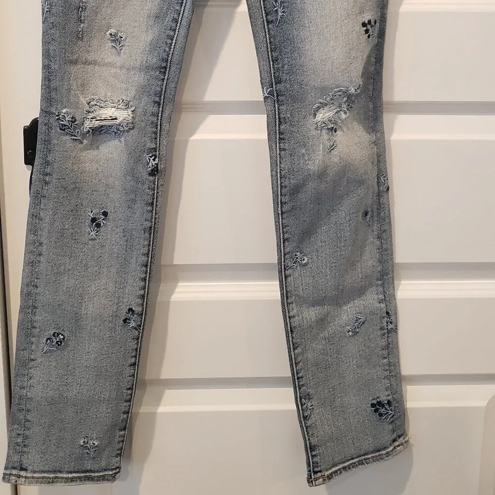 NWT: Driftwood Audrey High Rise Embroidered Jeans Sizes:24 & 25 - Picture 5 of 7